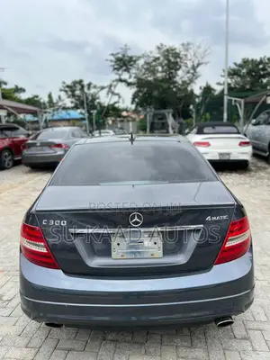 Mercedes-Benz C300 Luxury 4Matic Sedan AWD (3.0L 6cyl 7A) 2011 Gray