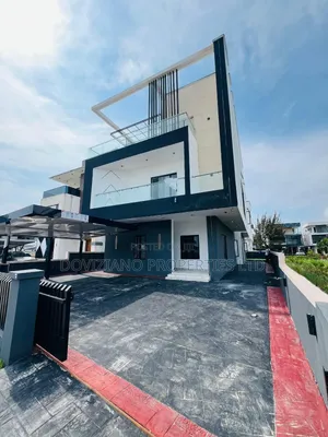 5bdrm Duplex in Ikota for sale