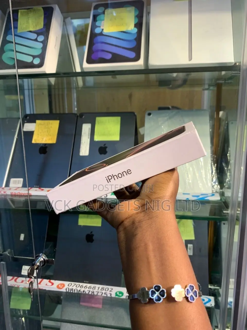 New Apple iPhone 16 Pro Max 256 GB Graphite