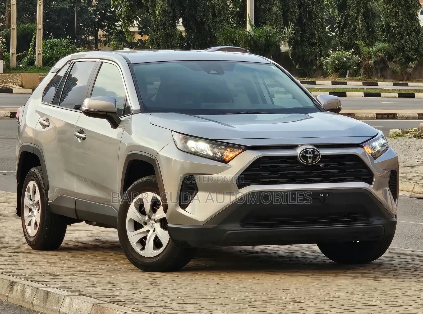 Toyota RAV4 LE 2025 Gray