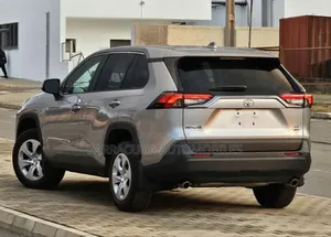 Toyota RAV4 LE 2025 Gray