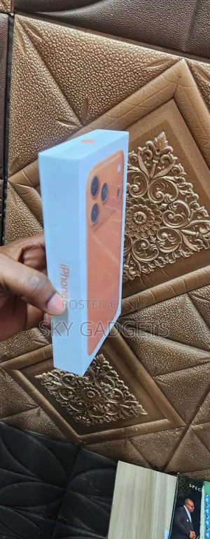 New Apple iPhone 17 Pro Max 256 GB Orange