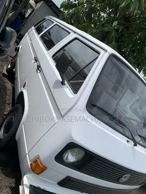 Volkswagen Transporter 1992 White