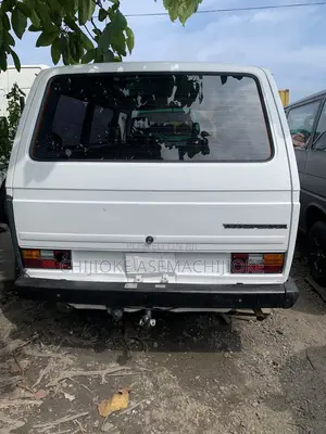 Volkswagen Transporter 1992 White