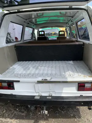 Volkswagen Transporter 1992 White