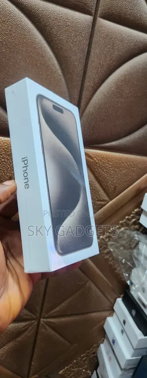 New Apple iPhone 15 Pro Max 256 GB