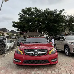 Mercedes-Benz C300 2009 Red