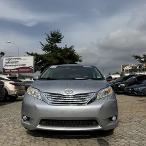 Toyota Sienna 2010 Gray