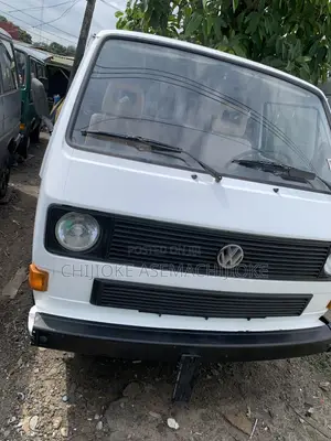 Volkswagen Transporter 1992 White