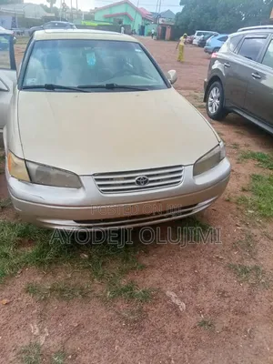 Toyota Camry Automatic 1999 Gold