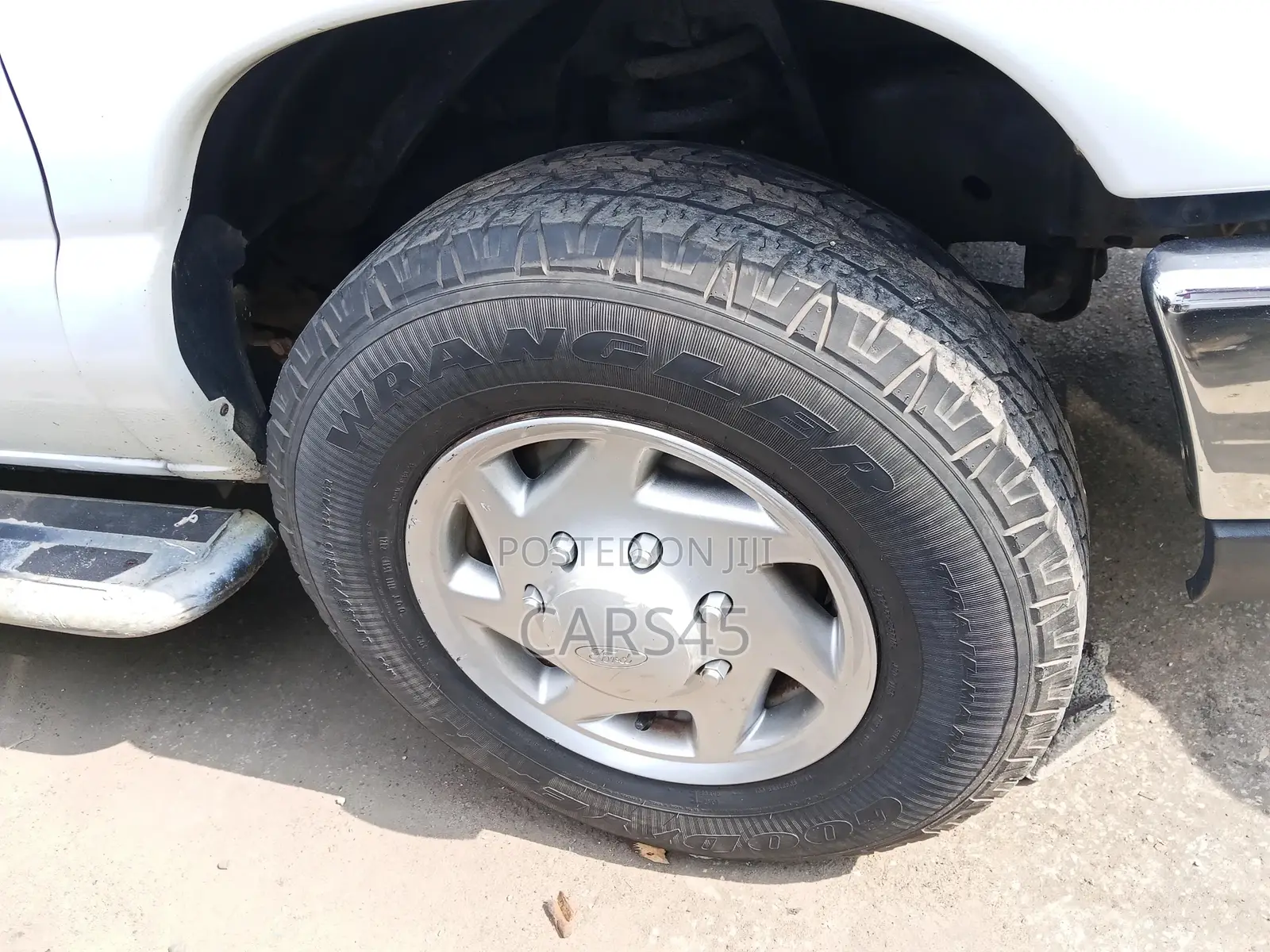 Ford E-250 2014 White