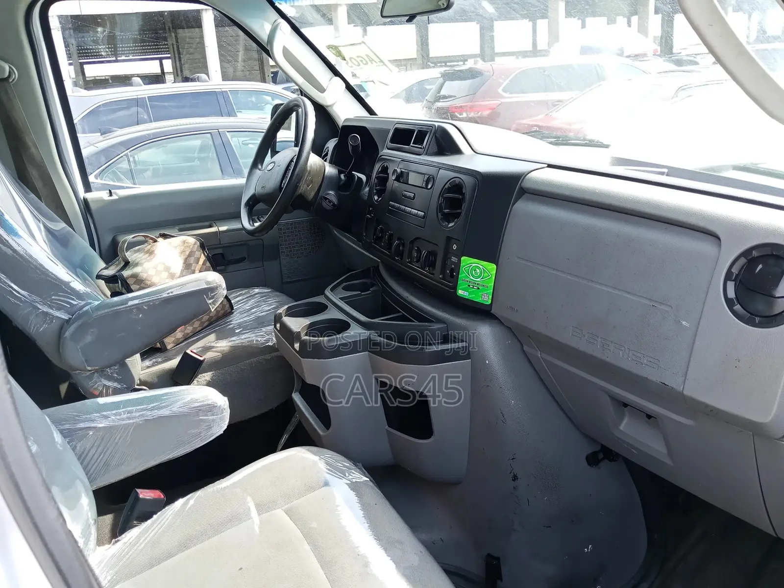 Ford E-250 2014 White