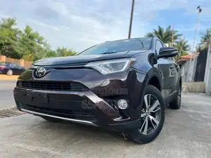 Toyota RAV4 XLE 4dr SUV (2.5L 4cyl 6A) 2018 Purple