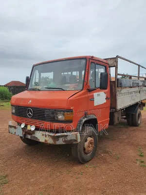 Mercedes-Benz 1986 Red
