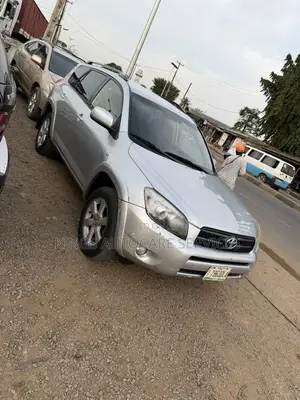 Toyota RAV4 1.8 2007 Silver