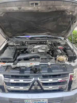 Mitsubishi Pajero V90 3.0 V6 GLS/GLX 2015 Silver
