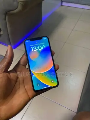 Apple iPhone X 64 GB White