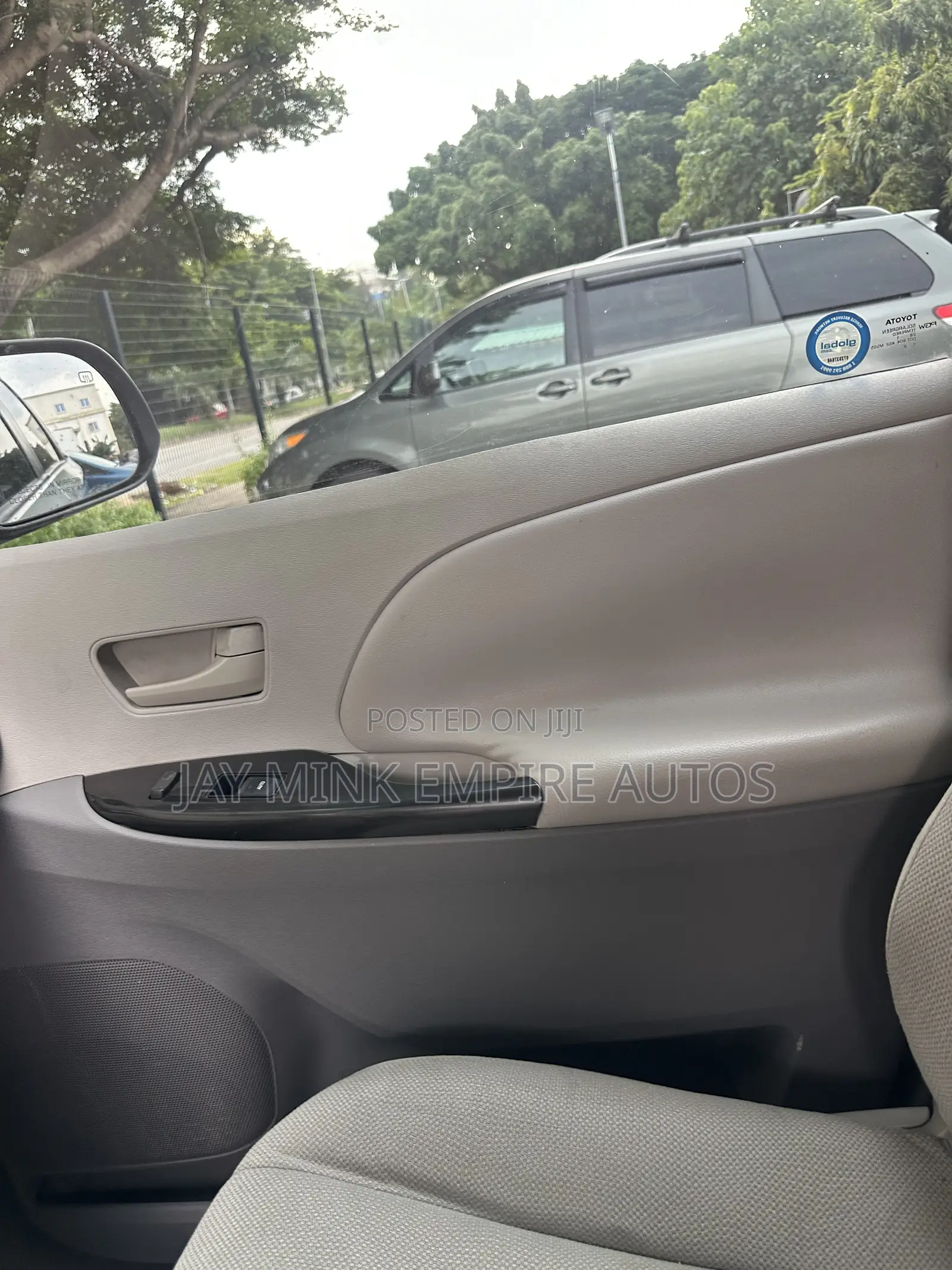 Toyota Sienna 2012 Silver