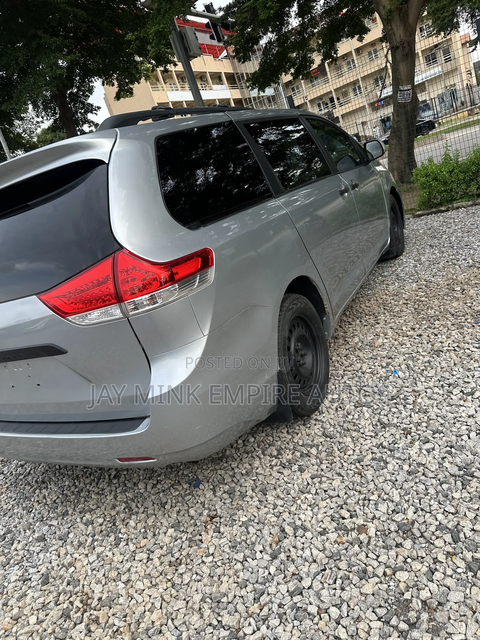 Toyota Sienna 2012 Silver