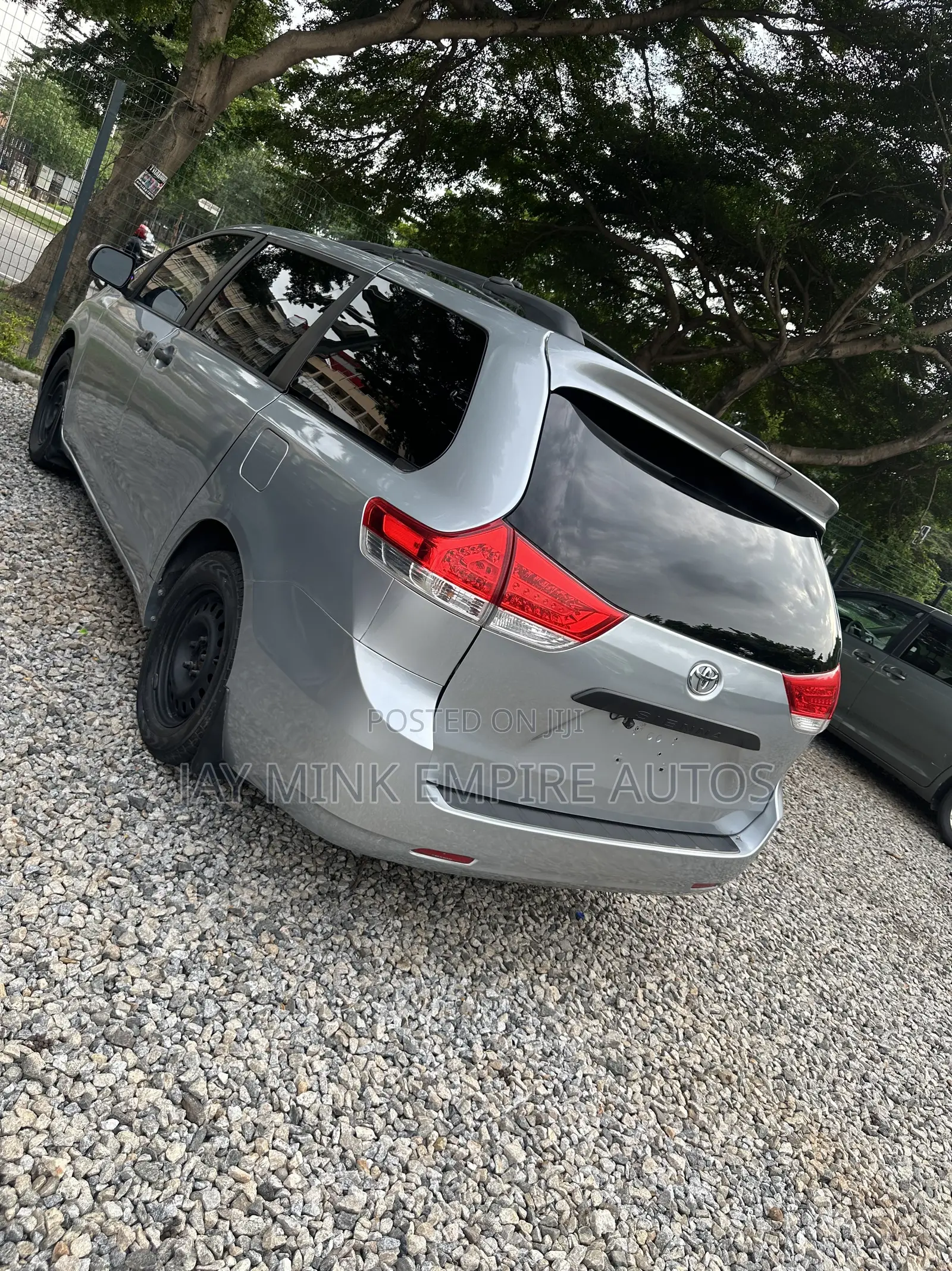 Toyota Sienna 2012 Silver