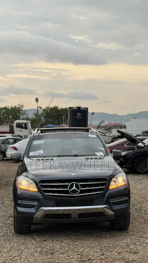 Mercedes-Benz M Class ML350 4MATIC 4dr SUV AWD (3.5L 6cyl 7A) 2014 Gray