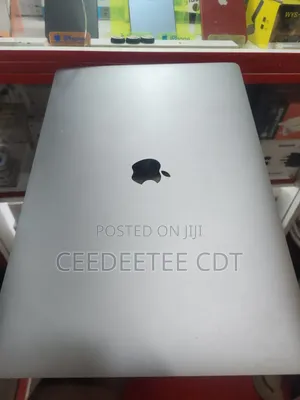 Laptop Apple MacBook Pro 2017 16GB Intel Core i7 SSD 512GB