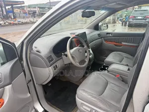 Toyota Sienna XLE FWD 2006 Silver