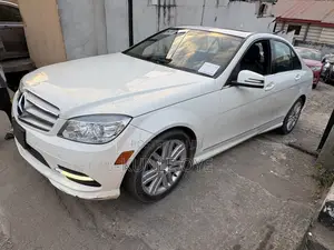 Mercedes-Benz C300 Sport 4Matic Sedan AWD (3.0L 6cyl 7A) 2011 White