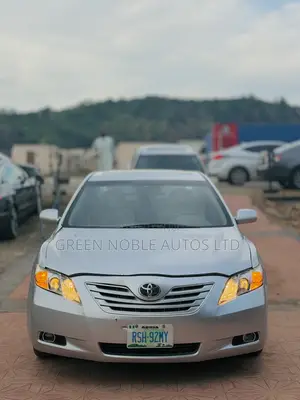 Toyota Camry XLE V6 4dr Sedan (3.5L 6cyl 6AM) 2008 Silver