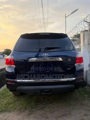 Toyota Highlander Limited 3.5l 4WD 2013 Blue