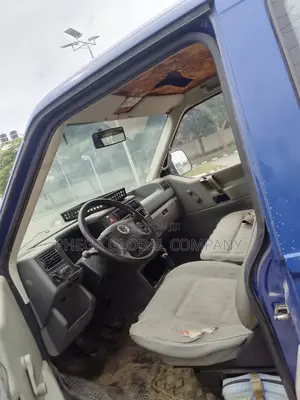 Volkswagen Transporter 2005 Blue
