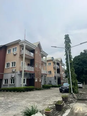 3bdrm Apartment in Eleganza Estate, Lekki Phase 2 for rent