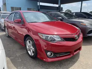 Toyota Camry SE 4dr Sedan (2.5L 4cyl 6A) 2013 Red