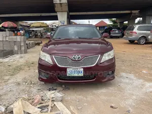Toyota Camry SE V6 4dr Sedan (3.5L 6cyl 6AM) 2010 Maroon