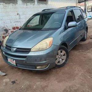 Toyota Sienna LE AWD 2005 Blue
