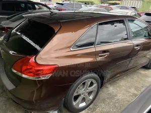 Toyota Venza V6 AWD 2010 Brown