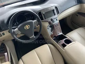 Toyota Venza V6 AWD 2010 Brown