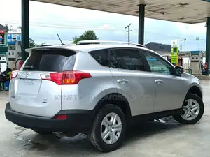 Toyota RAV4 LE AWD (2.5L 4cyl 6A) 2013 Silver