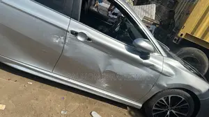 Toyota Camry 2018 Pearl