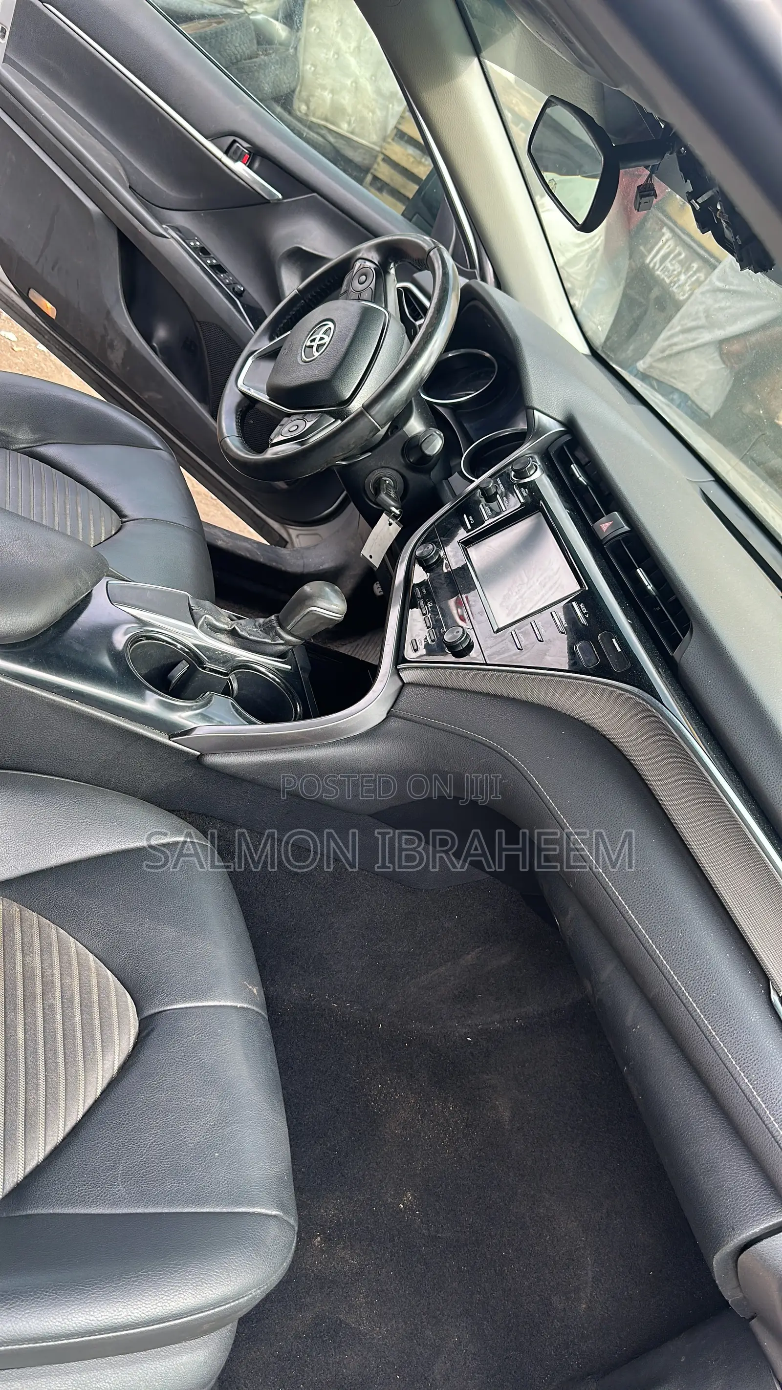 Toyota Camry 2018 Pearl