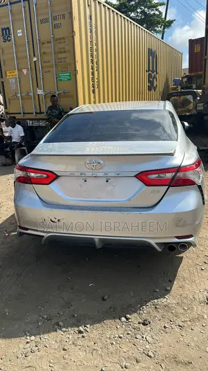 Toyota Camry 2018 Pearl
