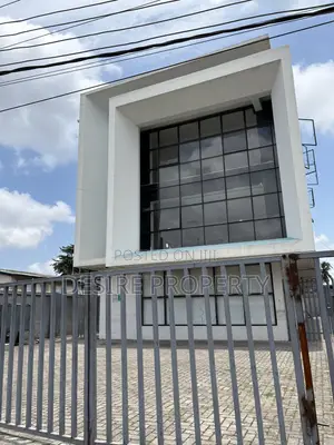 A 2 Story Open Plane With Roof Top