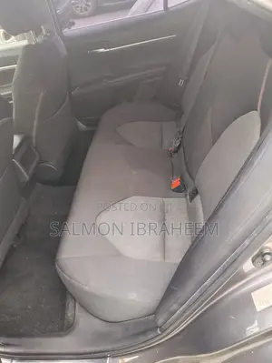 Toyota Camry LE FWD (2.5L 4cyl 8AM) 2018 Gray