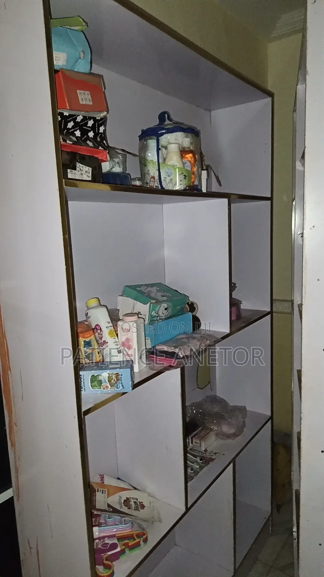 Store Cabinet