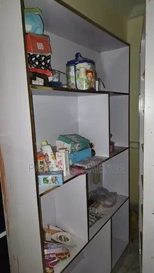 Store Cabinet