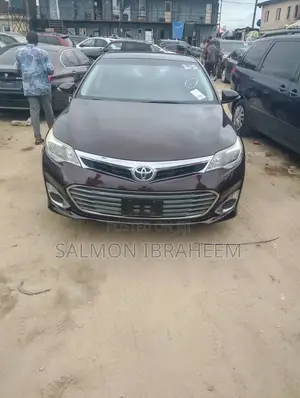 Toyota Avalon XLE 4dr Sedan (3.5L 6cyl 6A) 2014 Maroon