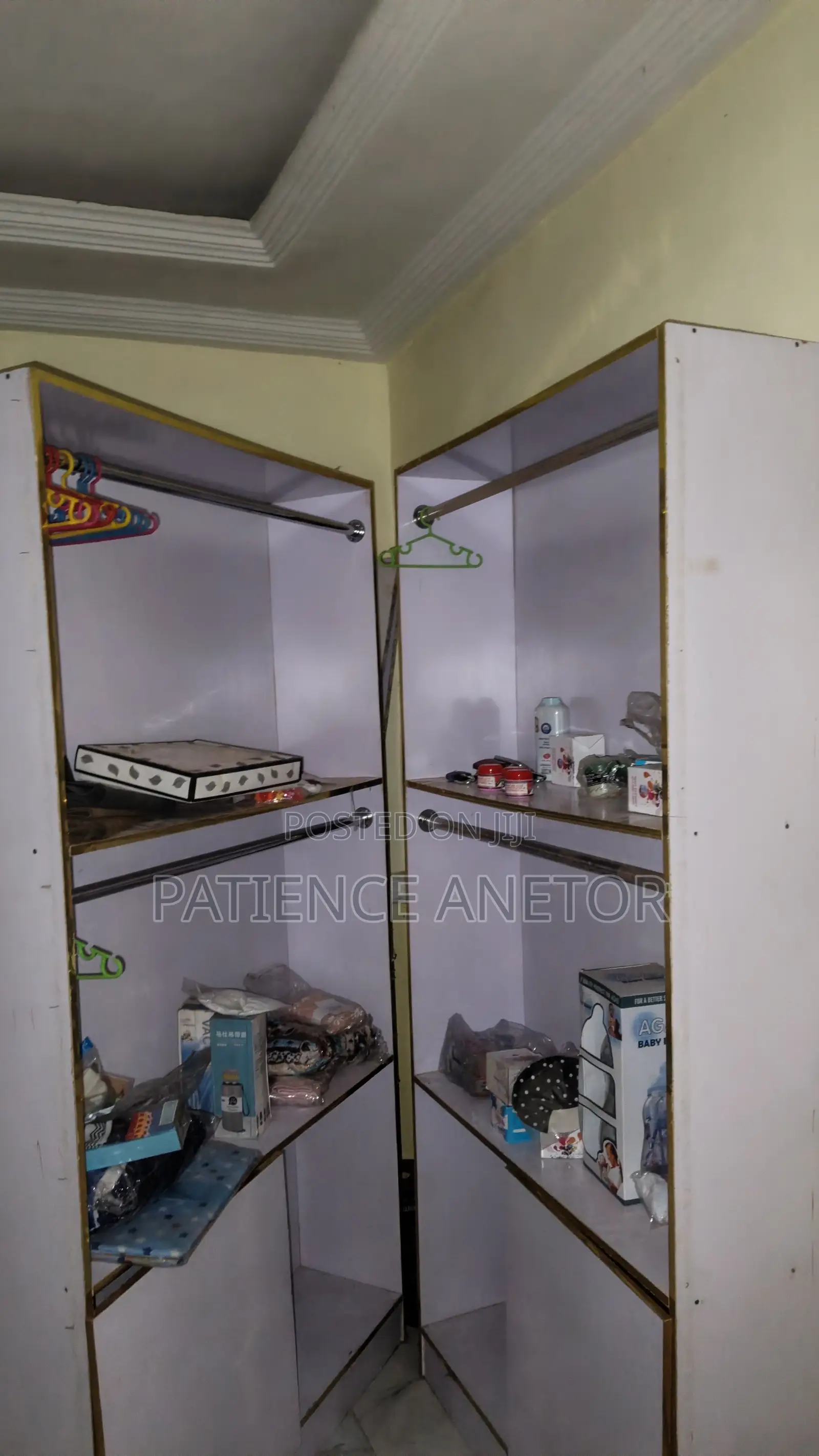 Store Cabinet