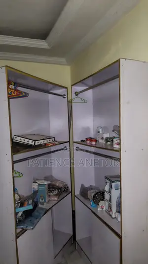 Store Cabinet