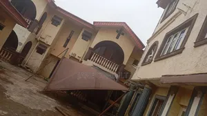 6bdrm Block of Flats in Ipaja / Ipaja for sale