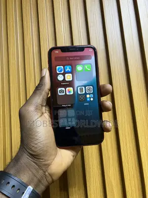 Apple iPhone XR 64 GB Red